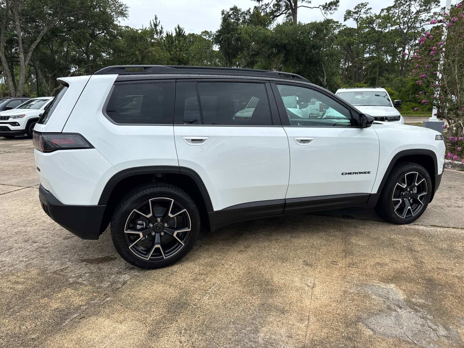 New 2026 Jeep Cherokee Overland w/ Trailer Tow Group AWD/4WD image 3