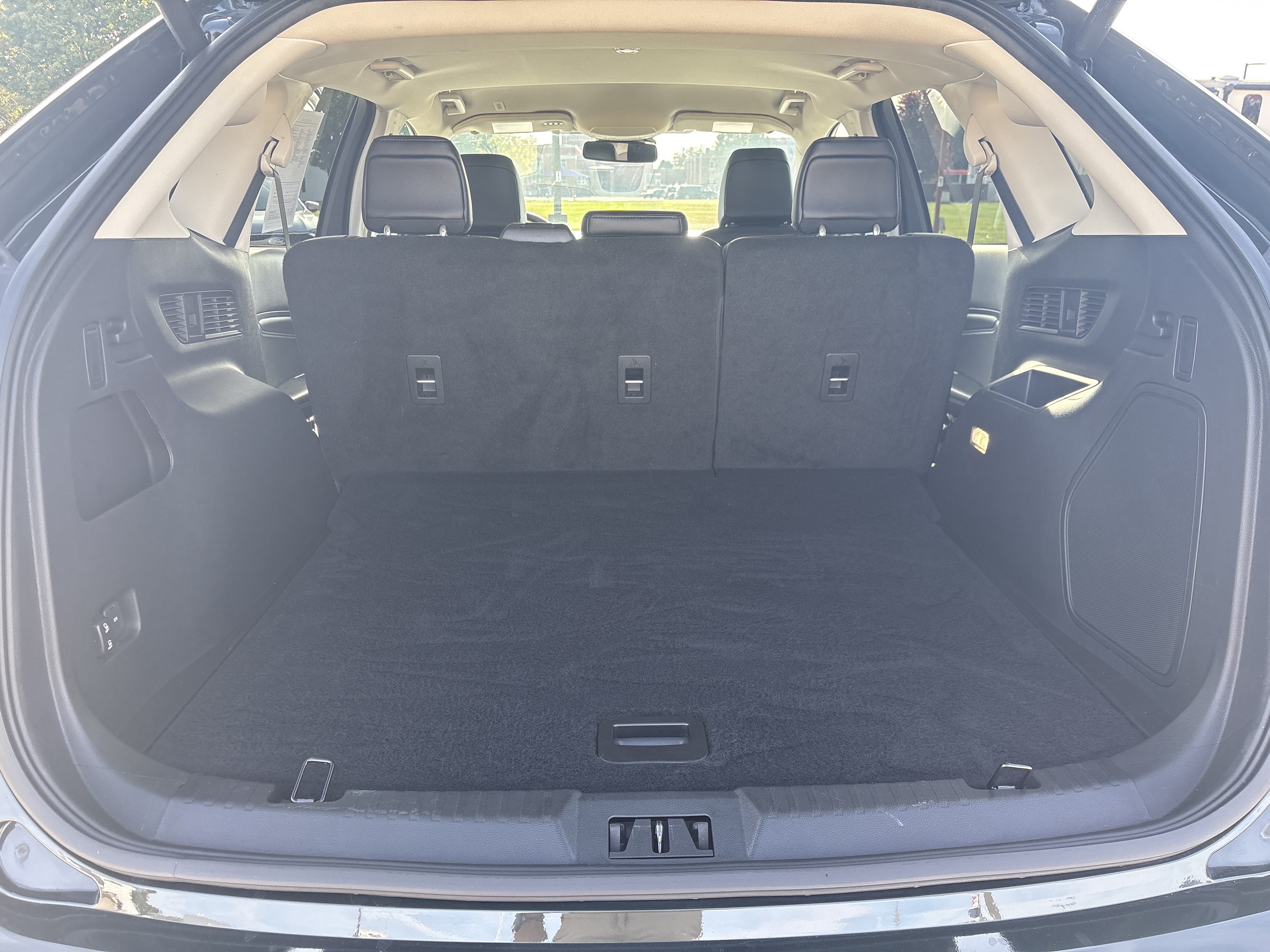 Used 2024 Ford Edge Titanium AWD/4WD image 16