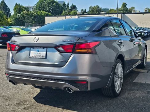 Used 2023 Nissan Altima AWD image 5