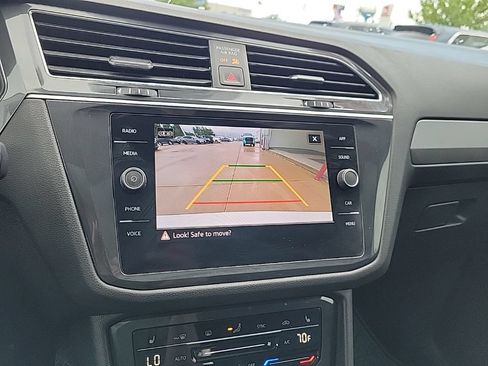 Used 2022 Volkswagen Tiguan SE AWD/4WD image 21