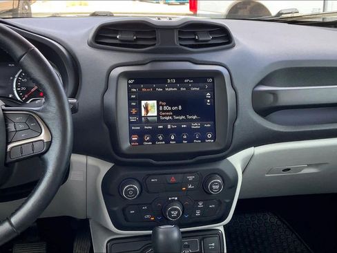 Used 2022 Jeep Renegade Limited image 7