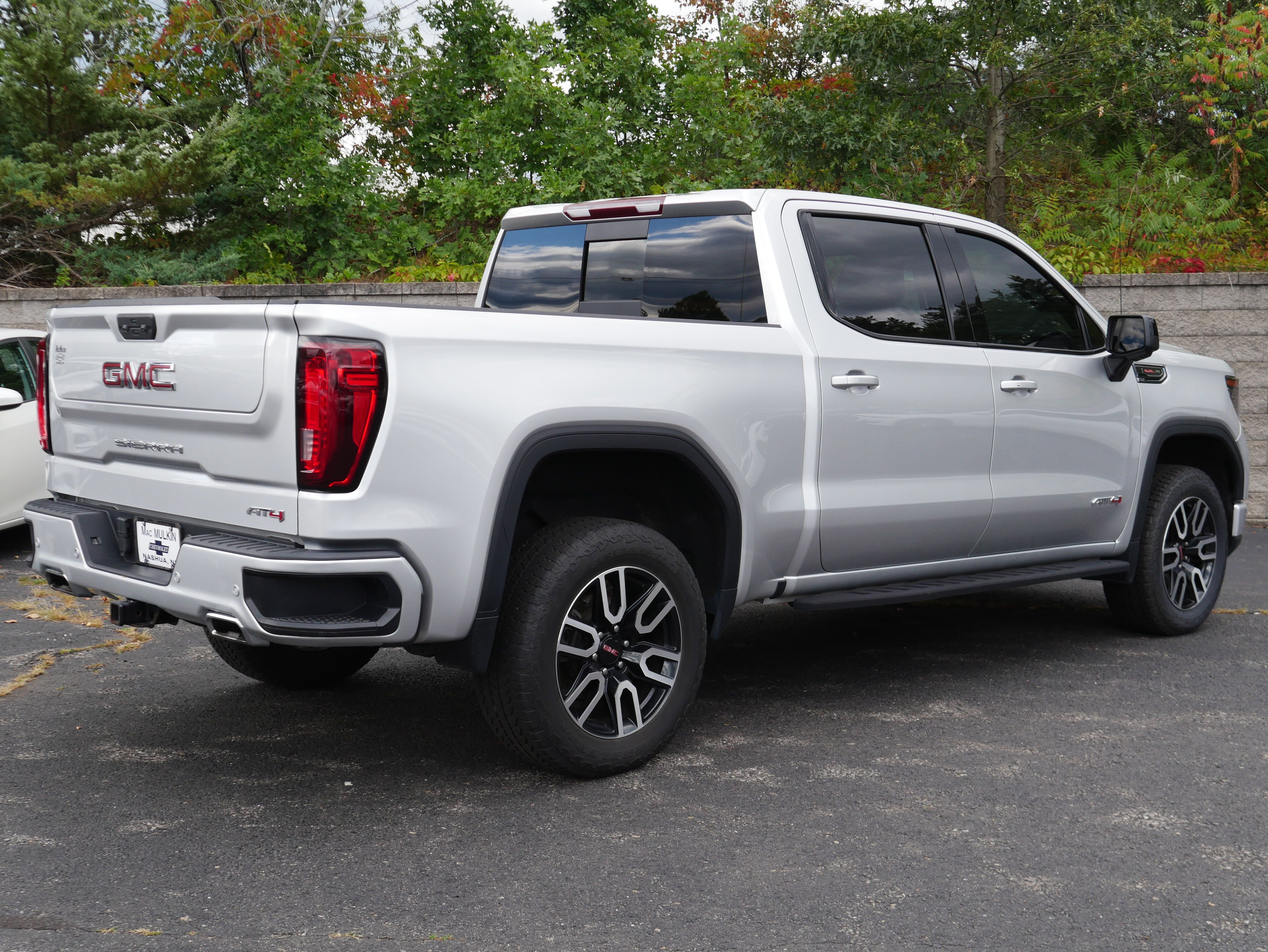 Certified 2022 GMC Sierra 1500 AT4 w/ AT4 Premium Package AWD/4WD image 7