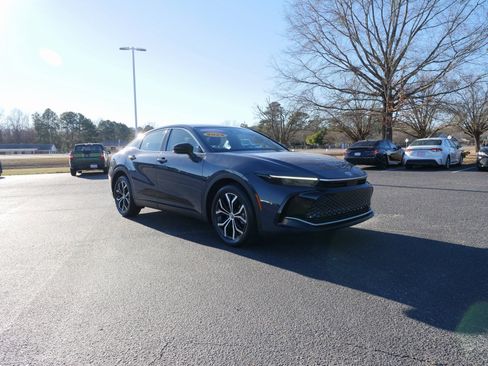 Used 2026 Toyota Crown XLE image 2