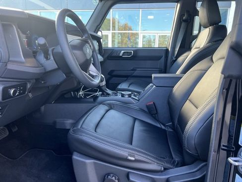 New 2025 Ford Bronco 4-Door image 4