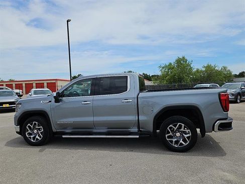 Certified 2023 GMC Sierra 1500 SLT RWD image 2