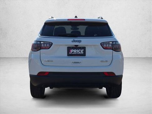 Used 2024 Jeep Compass Latitude AWD/4WD image 7