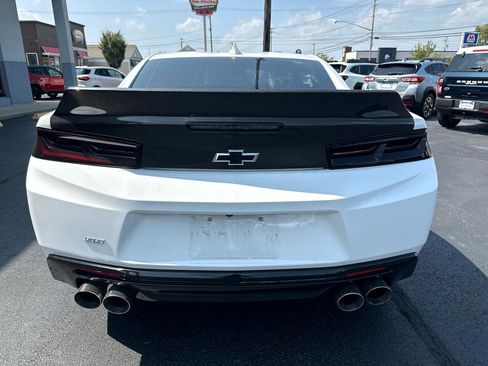 Used 2018 Chevrolet Camaro SS image 9
