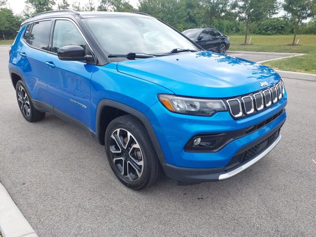 Used 2022 Jeep Compass Limited w/ Sun and Sound Group AWD/4WD image 3
