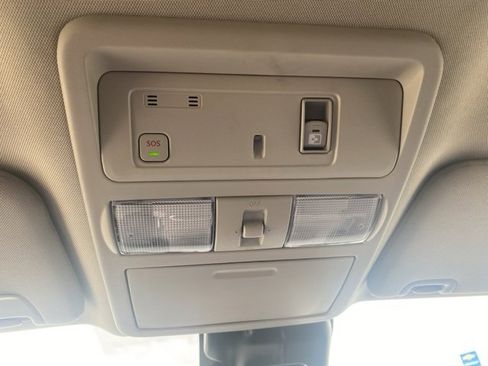 Used 2024 Nissan Titan SV w/ SV Convenience Package image 25