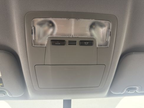 Used 2016 Toyota Highlander LE image 12