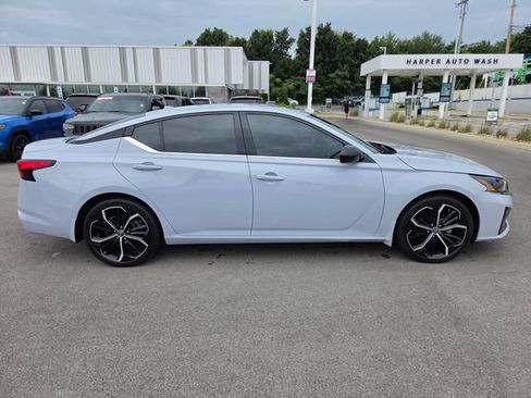 Used 2024 Nissan Altima 2.5 SR FWD image 7