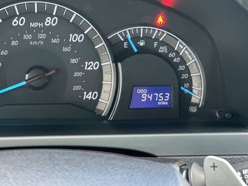 Used 2014 Toyota Camry SE FWD image 25