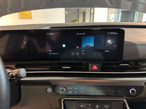 Used 2026 Kia Carnival FWD image 20
