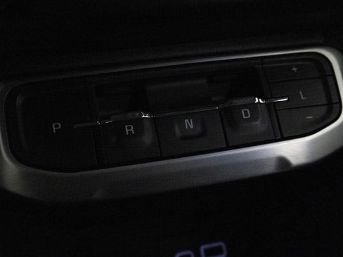 Used 2021 GMC Acadia SLE w/ Driver Convenience Package image 26