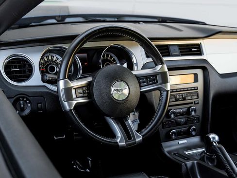 Used 2013 Ford Mustang GT Premium w/ Comfort Pkg image 15