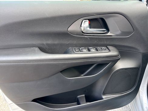 New 2026 Chrysler Voyager LX image 13