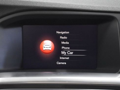 Used 2018 Volvo V60 T5 Cross Country w/ Convenience Package image 21