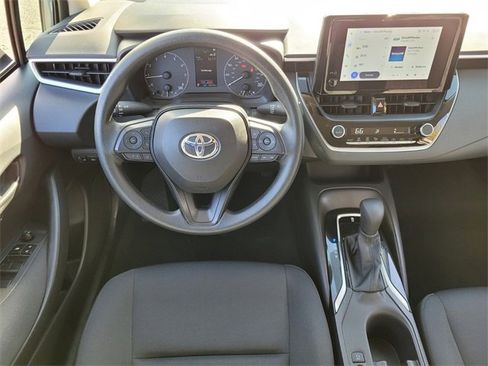 Used 2025 Toyota Corolla LE image 11