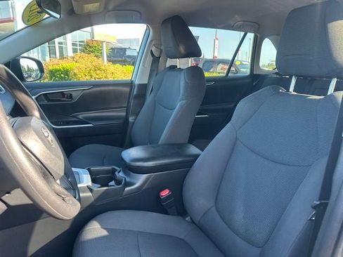 Used 2019 Toyota RAV4 LE w/ All Weather Liner Package AWD/4WD image 15