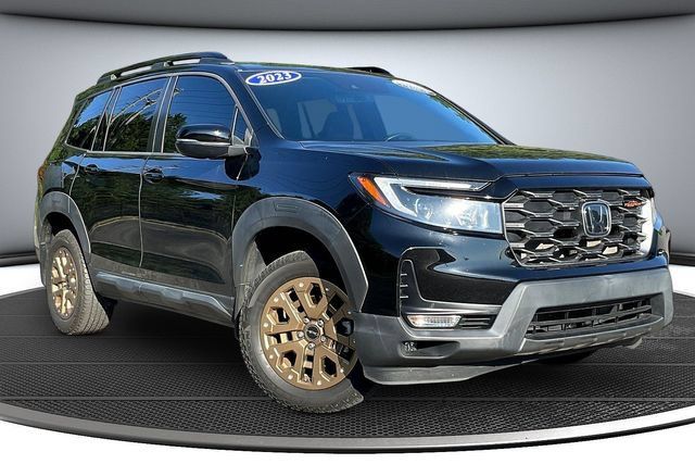 Used 2023 Honda Passport TrailSport image 3