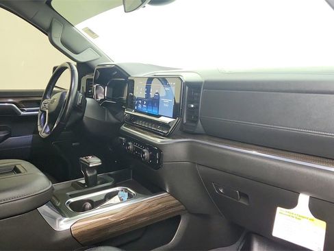 Used 2022 Chevrolet Silverado 1500 RST w/ Redline Edition image 25