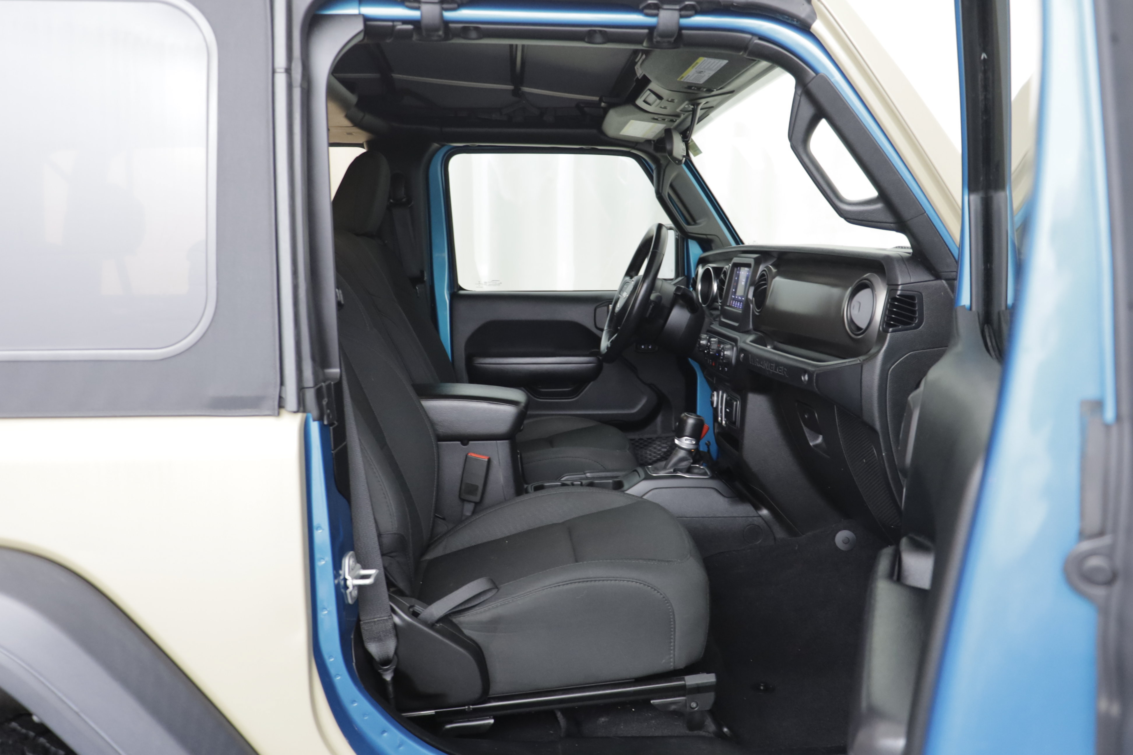 Used 2019 Jeep Wrangler Sport AWD/4WD image 18