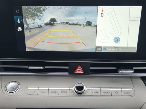 Used 2025 Hyundai Elantra Limited FWD image 17