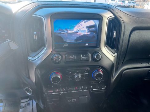 Used 2022 Chevrolet Silverado 2500 LT w/ Convenience Package image 10