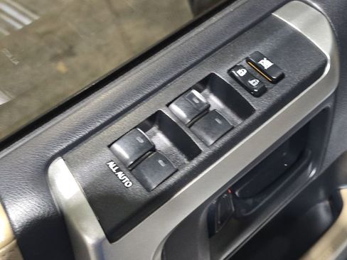 Used 2012 Toyota 4Runner SR5 w/ Convenience Pkg image 13