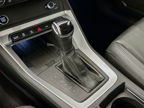 Used 2024 Audi Q3 2.0T Premium image 24