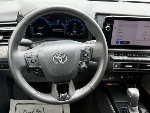 Used 2025 Toyota Camry XLE FWD image 18