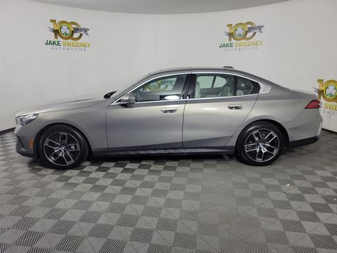 Certified 2026 BMW 540i xDrive w/ Premium Package AWD/4WD image 4