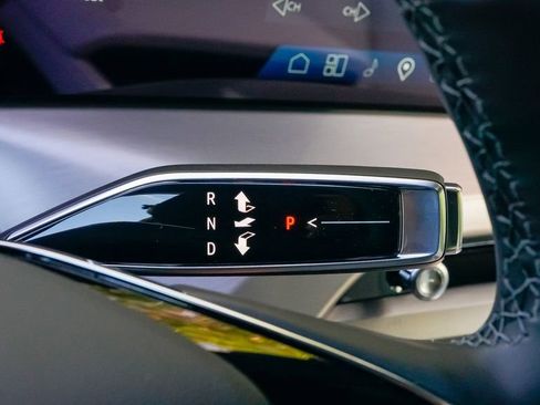 Used 2026 Cadillac Vistiq Luxury image 22