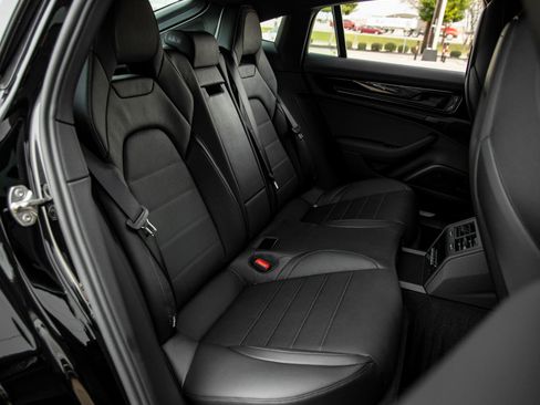 Certified 2026 Porsche Panamera RWD image 38