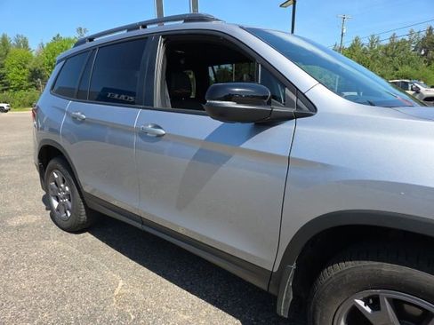 Used 2024 Honda Passport TrailSport image 10