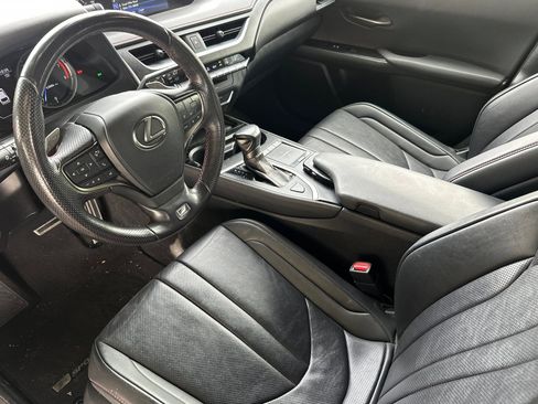 Used 2019 Lexus UX 200 F Sport w/ F Sport Premium Package image 11