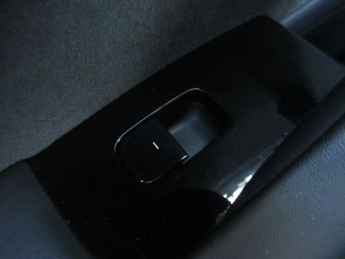 Used 2019 Tesla Model 3 Standard Range image 29