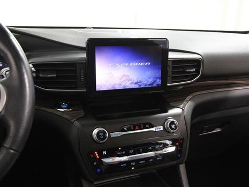 Used 2020 Ford Explorer Limited image 10