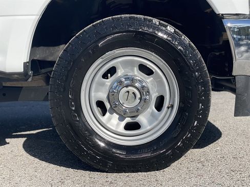 Used 2022 Ford F250 XL w/ Power Equipment Group image 37