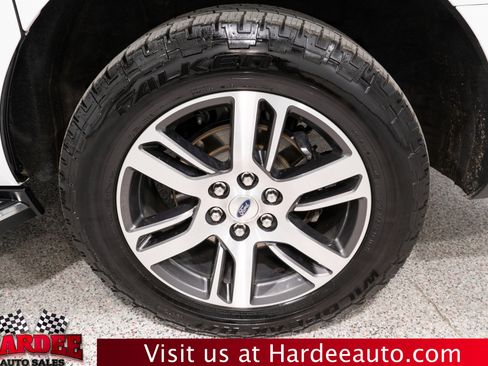 Used 2022 Ford Expedition Max Limited image 10