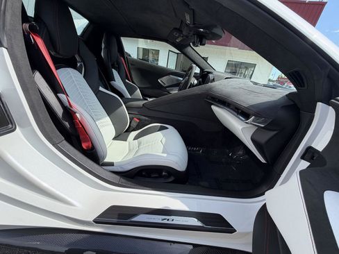 Used 2023 Chevrolet Corvette Stingray Premium Conv w/ Z51 Performance Package RWD image 30