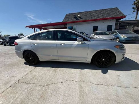 Used 2019 Ford Fusion Titanium AWD/4WD image 2