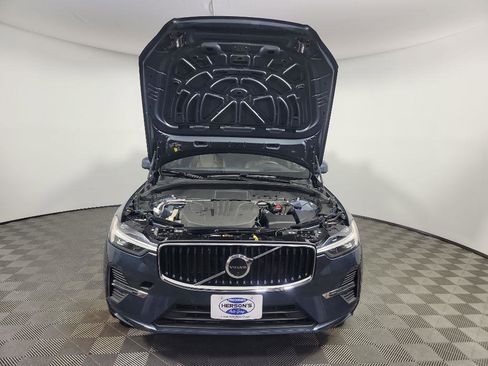 Used 2022 Volvo XC60 B5 Momentum w/ Advanced Package image 14
