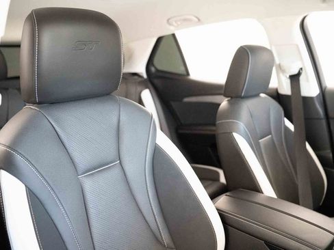 Used 2024 Buick Envision Sport Touring image 39