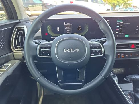 Certified 2025 Kia Sorento EX w/ Panoramic Sunroof Package FWD image 22