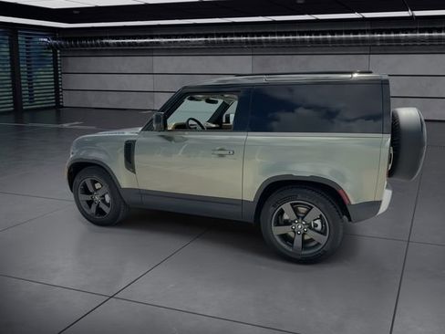 Used 2025 Land Rover Defender 90 S image 6