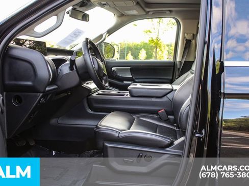 Used 2025 Ford Expedition Platinum AWD/4WD image 16