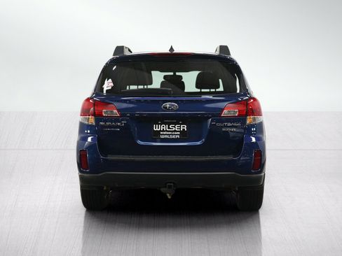 Used 2011 Subaru Outback 3.6R Limited w/ PWR Moonroof Pkg AWD/4WD image 4