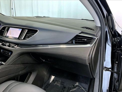 Used 2021 Buick Enclave Essence w/ Sound and Sites Package image 16