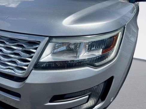 Used 2017 Ford Explorer Platinum AWD/4WD image 12